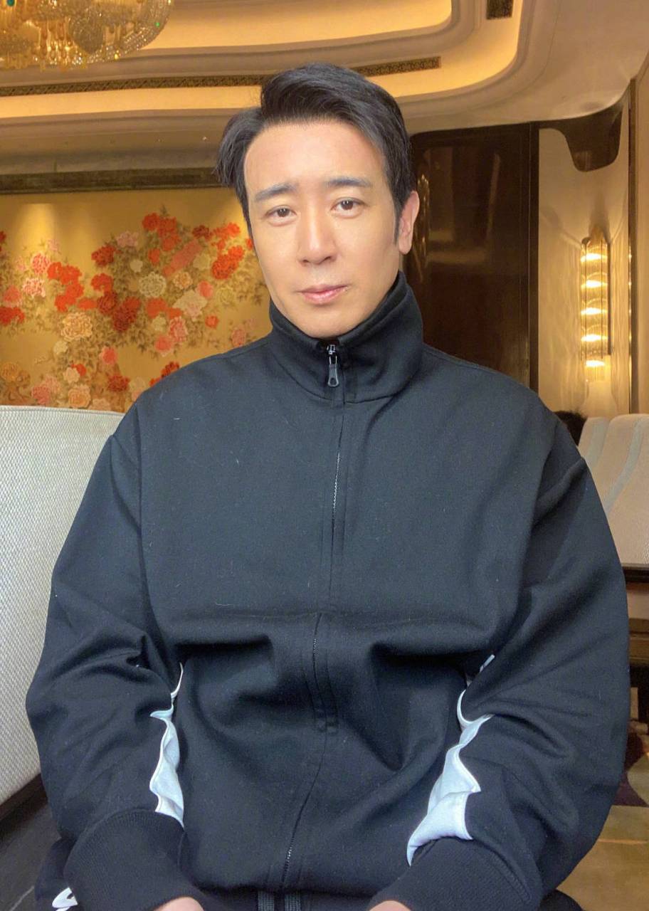 【于和伟为上海捐赠防疫物资】4月21日,根据上海复星公益基金会消息