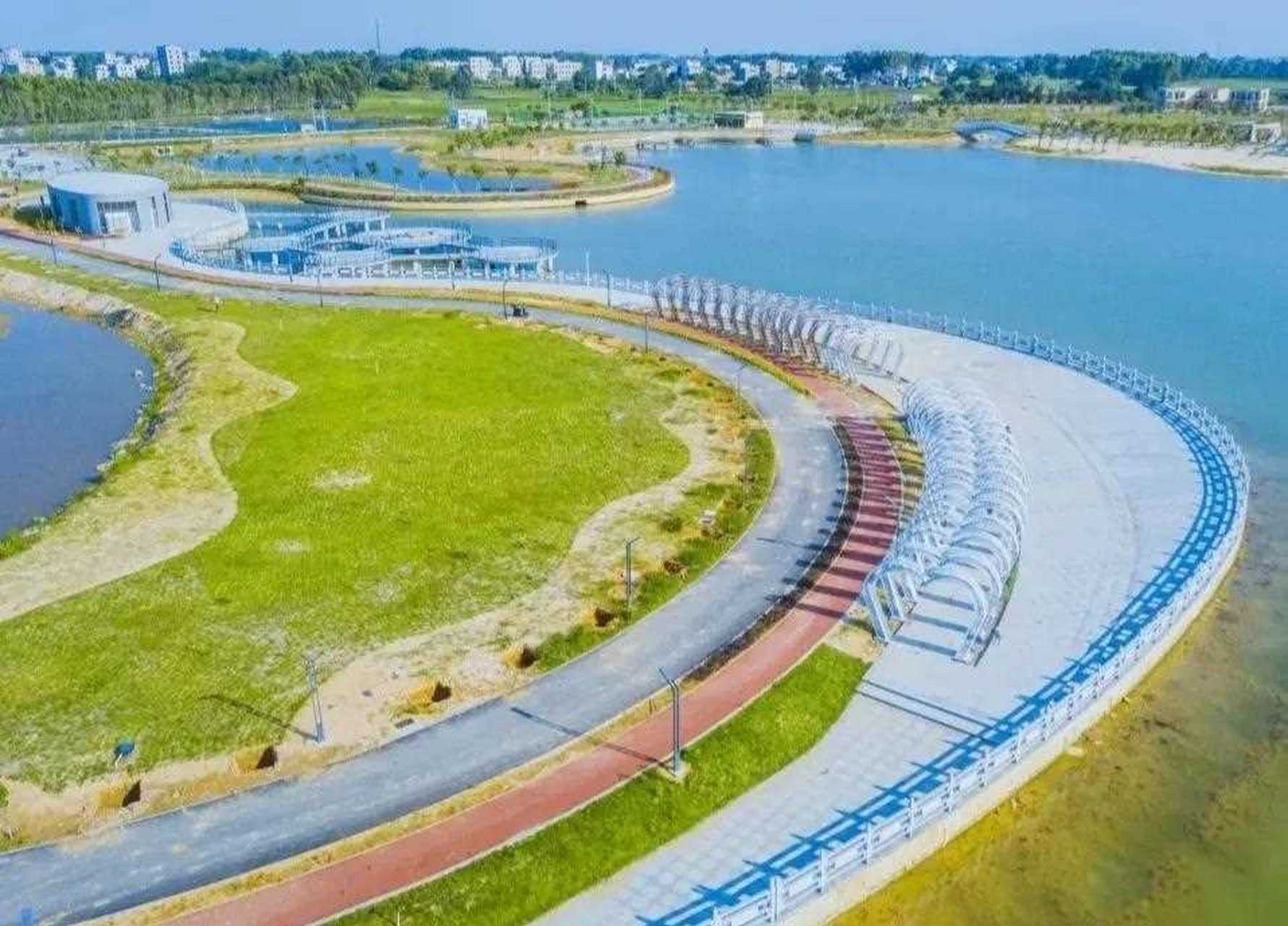 近日,有媒体报道湛江坡头怡海公园工程项目目前已完成工程量90%,预计"