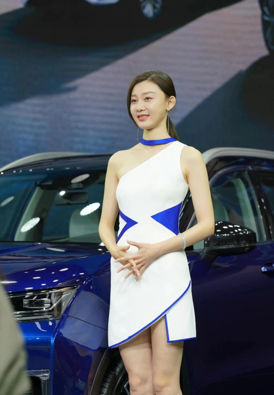 领动计划# 山东美女车模张芮尔