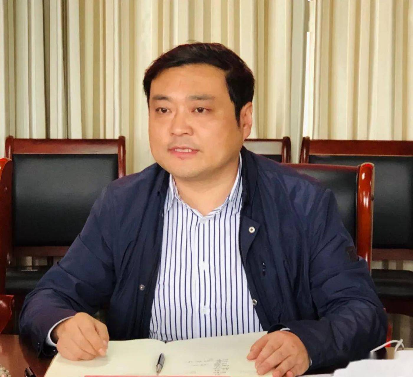 亳州市各县级行政区现任书记按年龄排名如下:  1,周霄,1982年6月出生