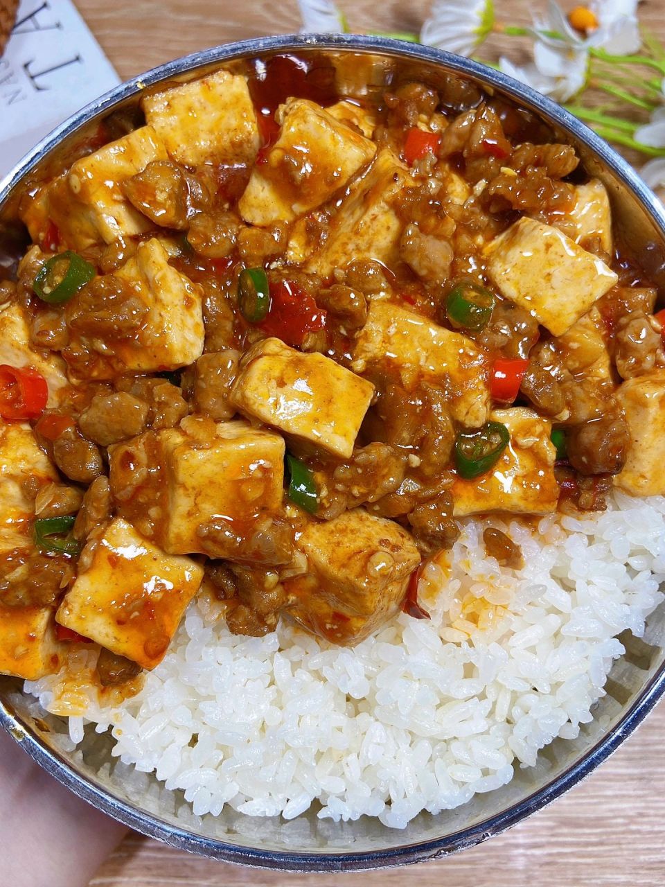 肉末豆腐   连吃三天都不腻哦～ 嫩滑鲜香的豆腐裹满了浓郁的肉酱