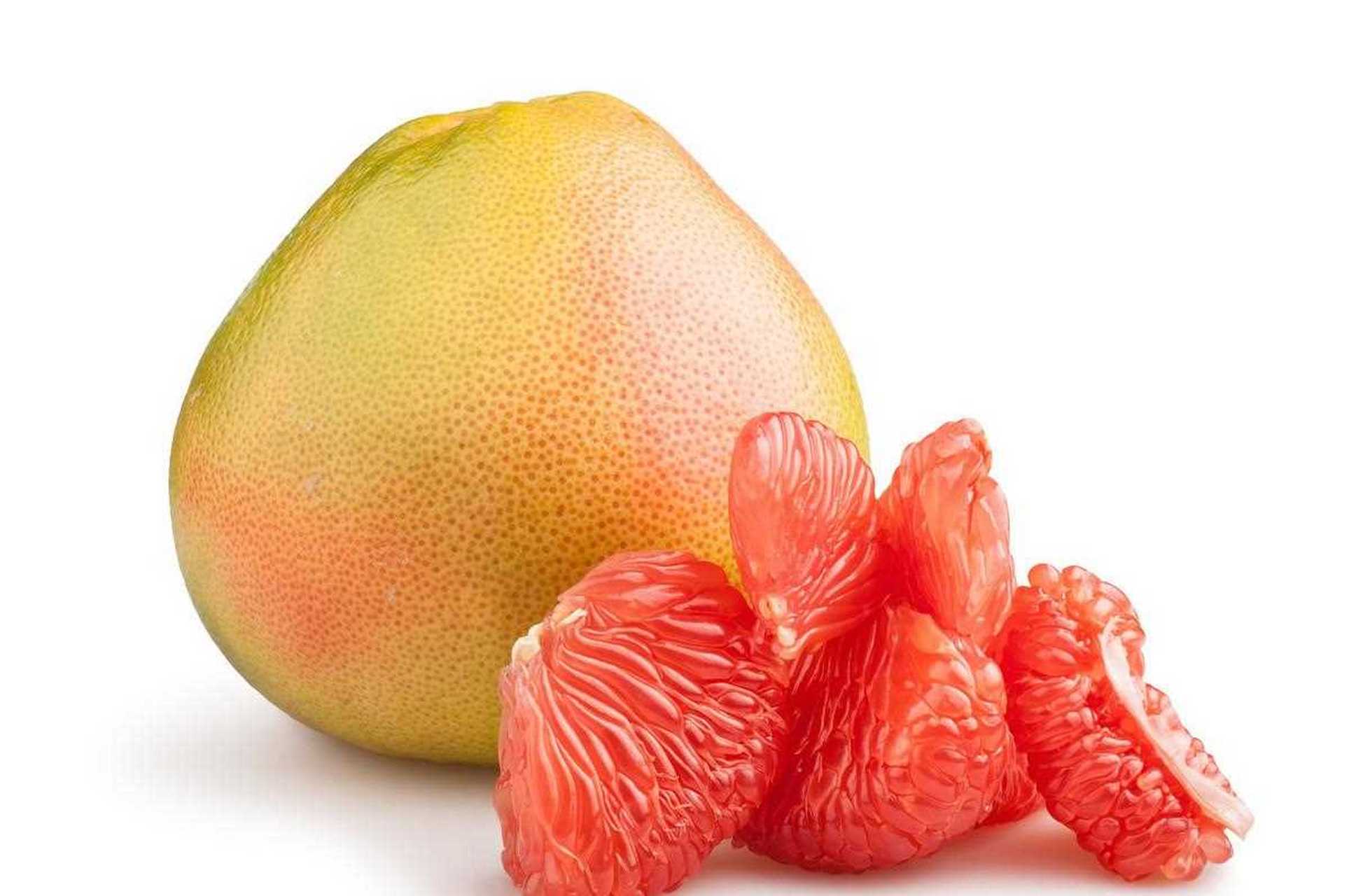 柚子是现在最当时的水果,中医认为,柚子味甘,酸,性寒,有健胃化食