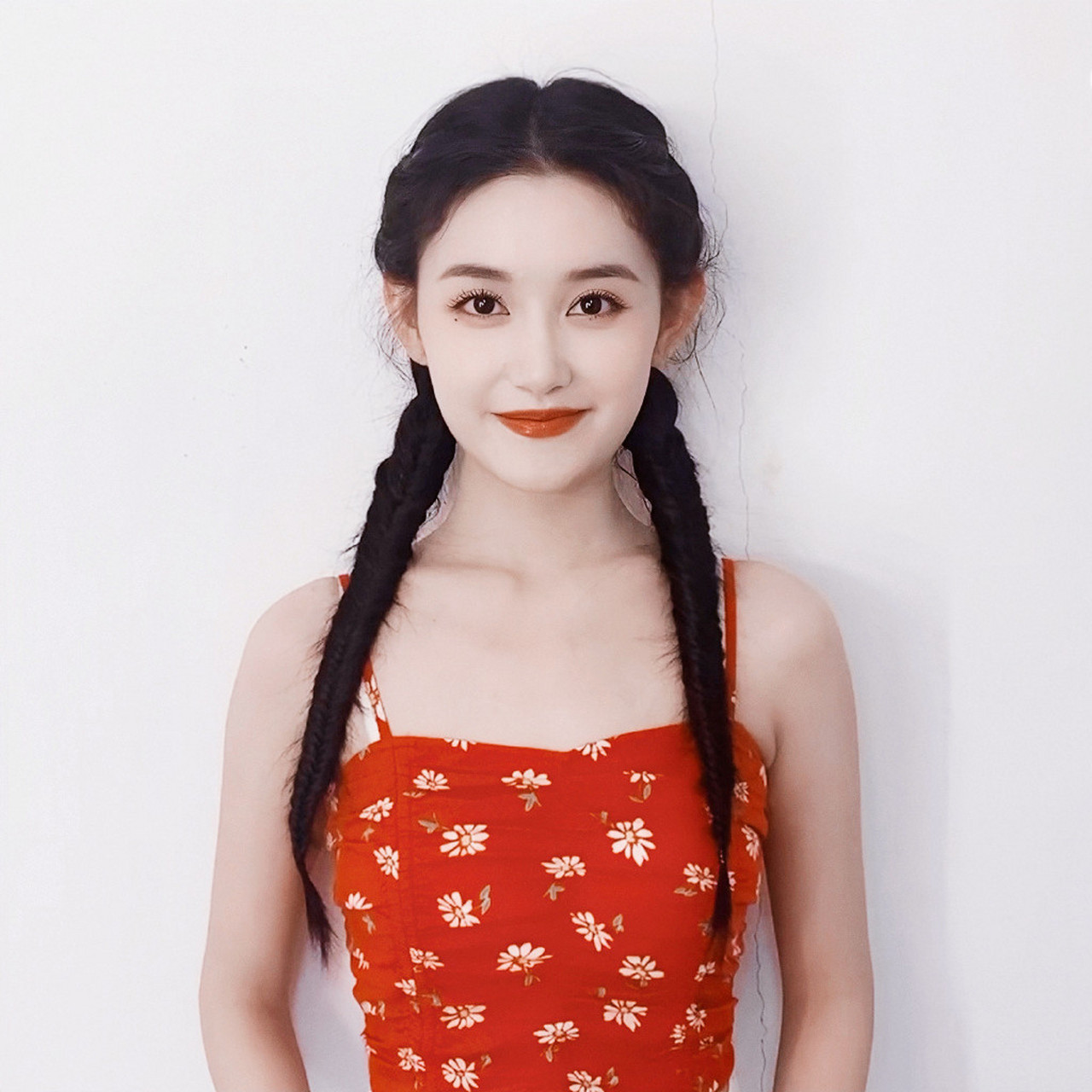 蒋依依,红果妹宝儿,麻花辫姑娘,好美!