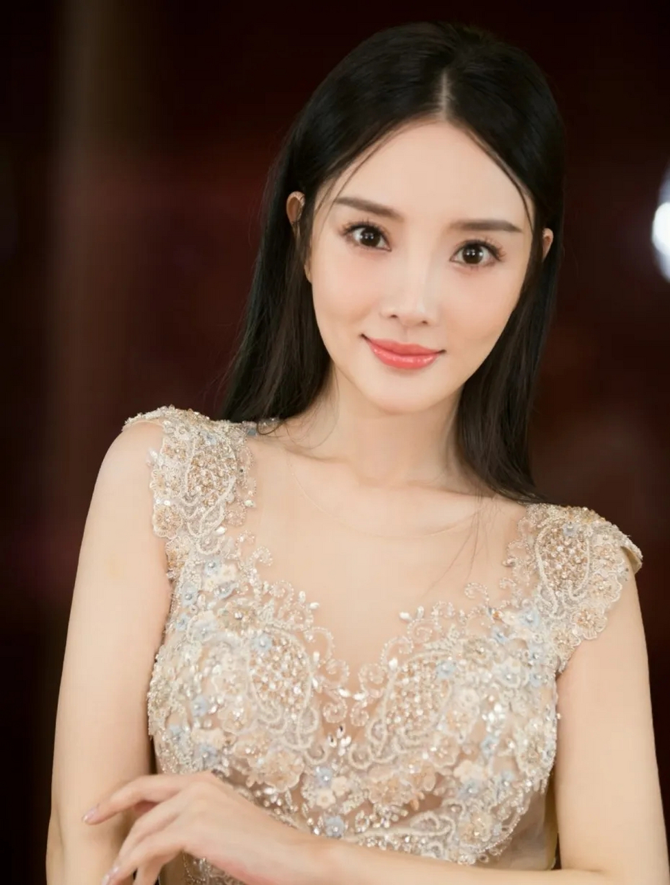 惟有猖獗自拍,露脸,自导自演!