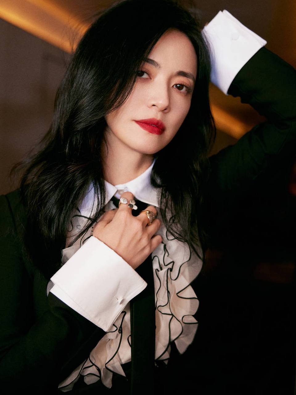 大嘴姚晨,最近她以一身烈焰红唇和黑丝勾勒出的熟女形象惊艳登场,犹如