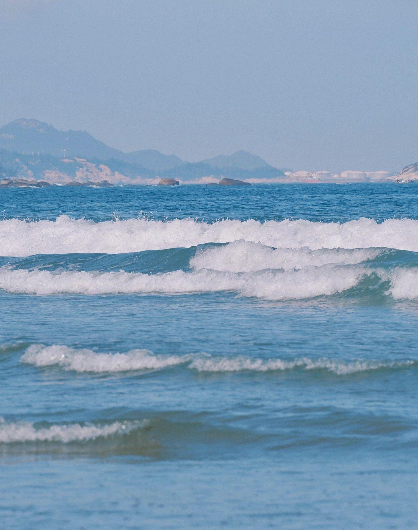 转眼又到盛夏 收集属于夏天的瞬间 这样调色太有夏日感～  修图:黄油