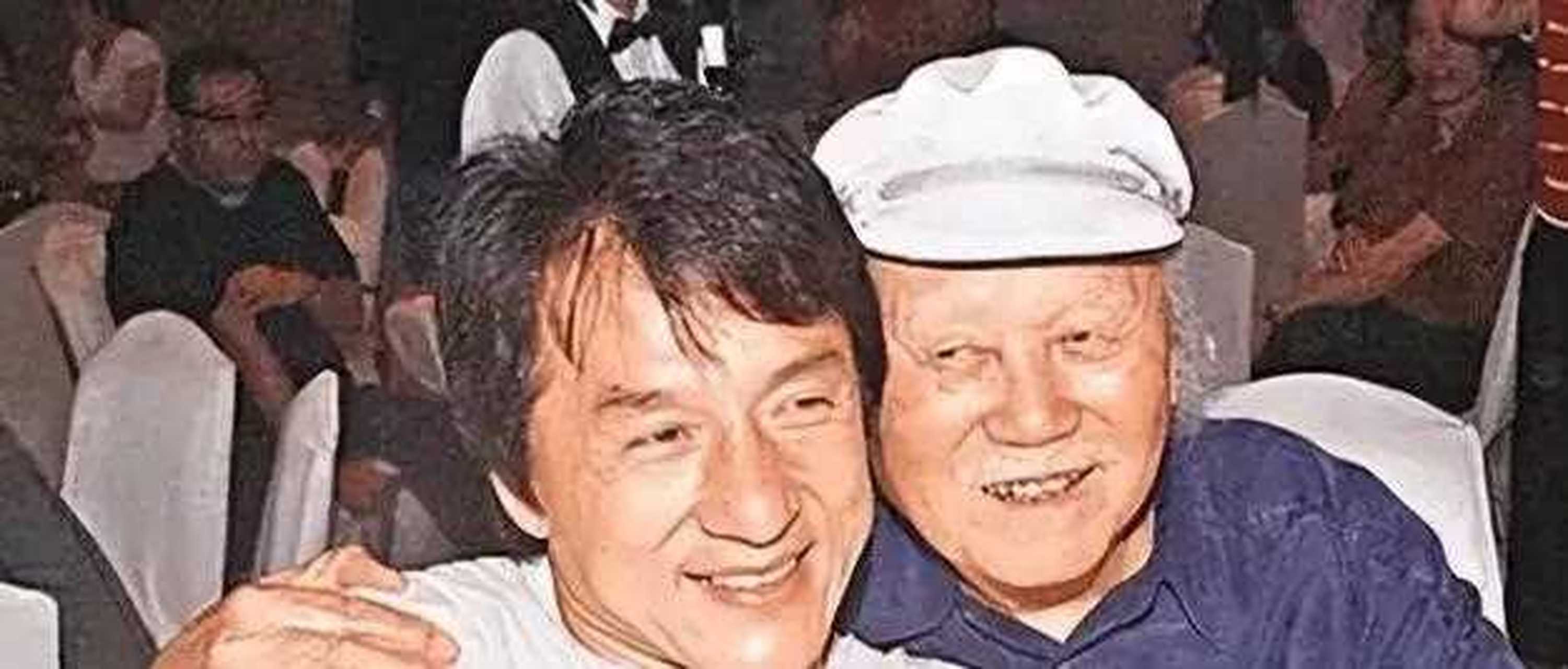 房仕徳和房仕胜兄弟是成龙的亲哥,可是他们甘守清贫的生活,从不张口向