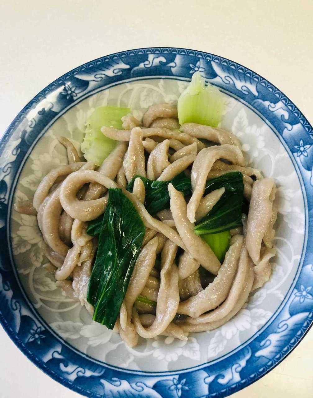 今天午饭山西面食之杂粮面剔尖,又名剔八股,剔八谷,拨鱼儿.