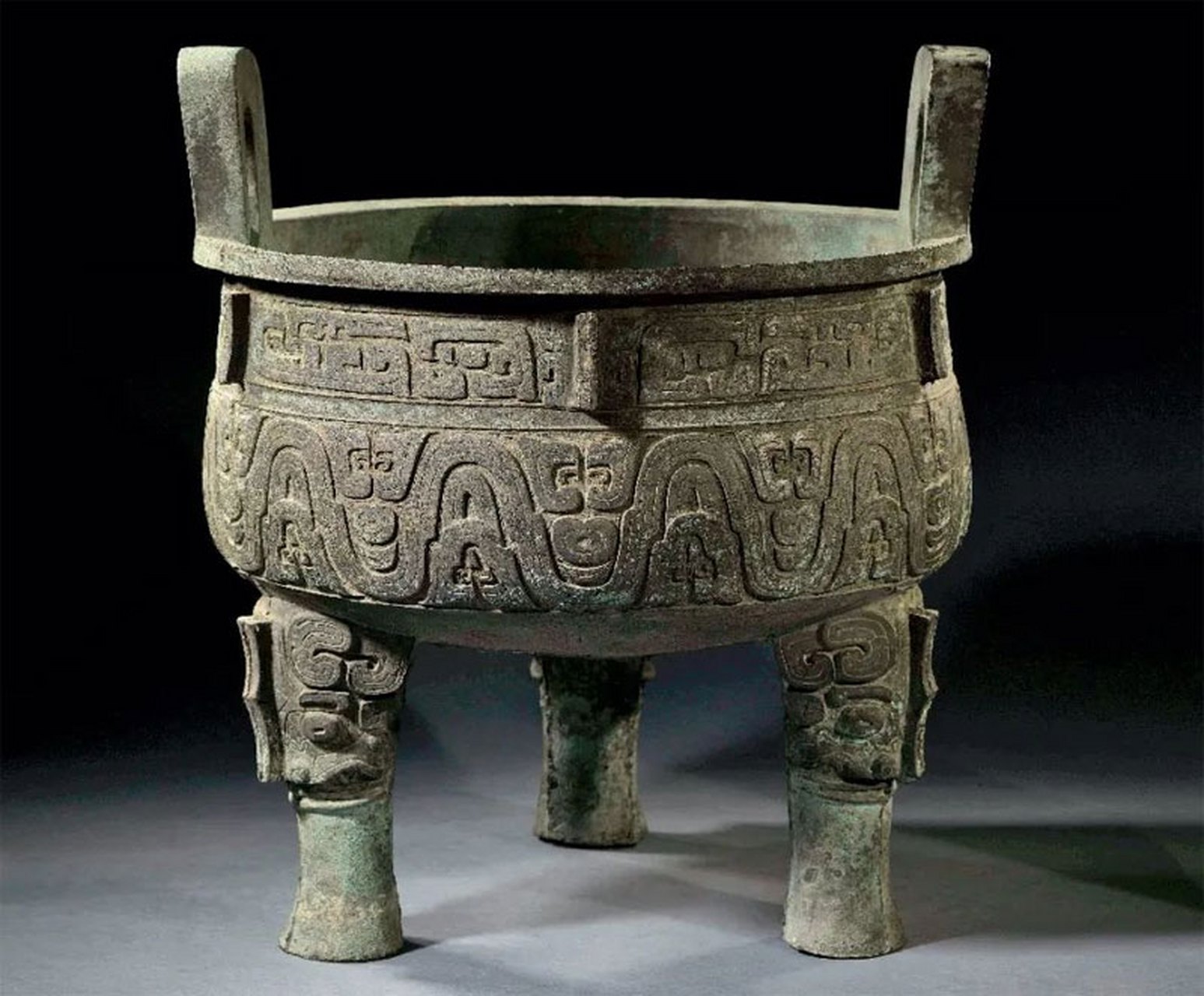 中国禁止出国展览文物之:大克鼎  大克鼎,又名克鼎或膳夫克鼎,是