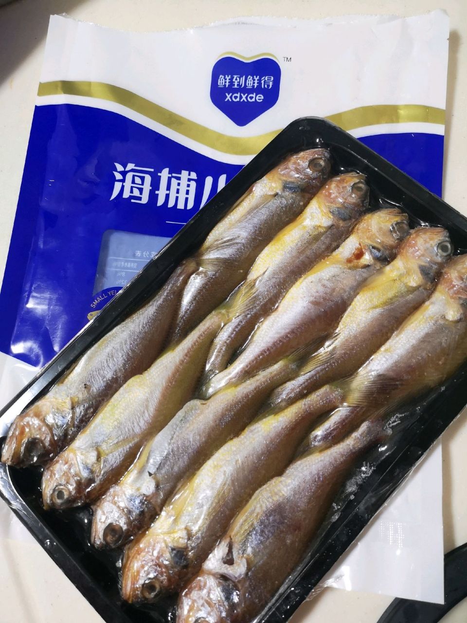 葱油小黄鱼  鲜到鲜得的海捕小黄鱼,新鲜速冻,肉质特别的好,看得到的