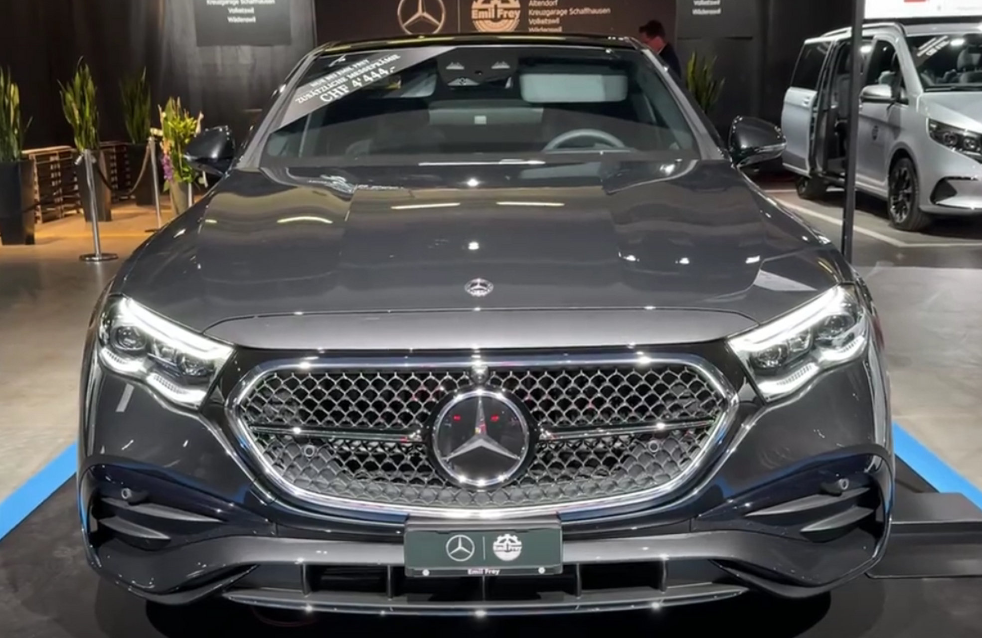 2024款奔驰e级e400e 4matic