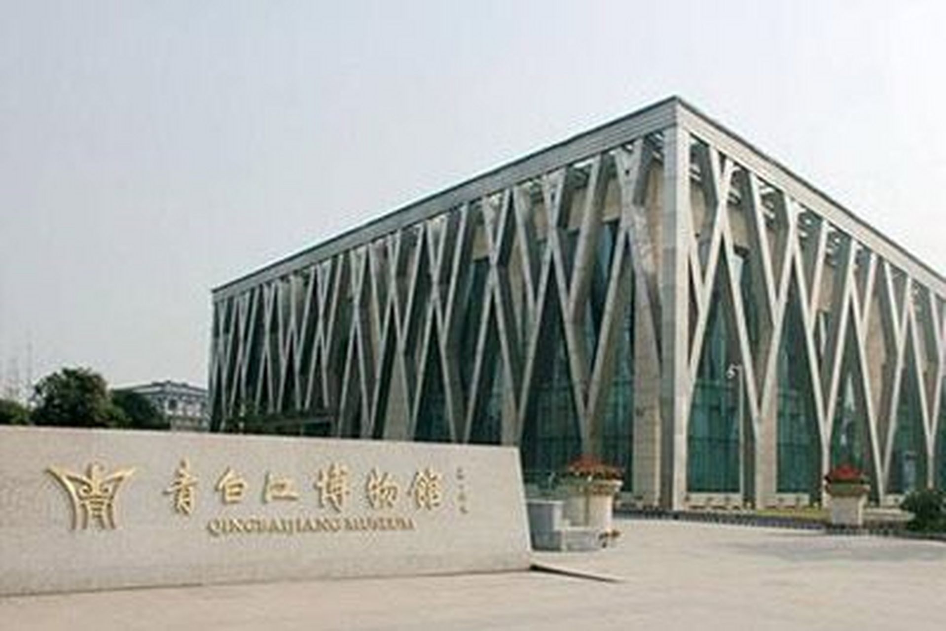 博物馆位于青白江区大弯街道栖凤路28号(田园广场旁),建筑面积5417