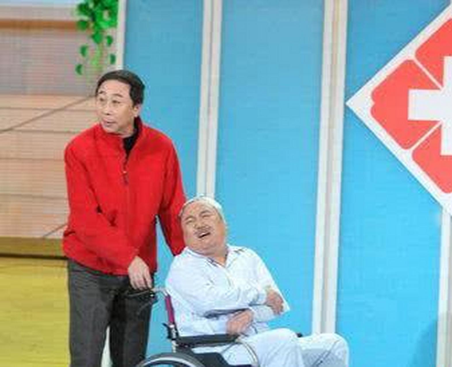 杨松,他曾与冯巩在春晚演绎小品《不能让他走》.