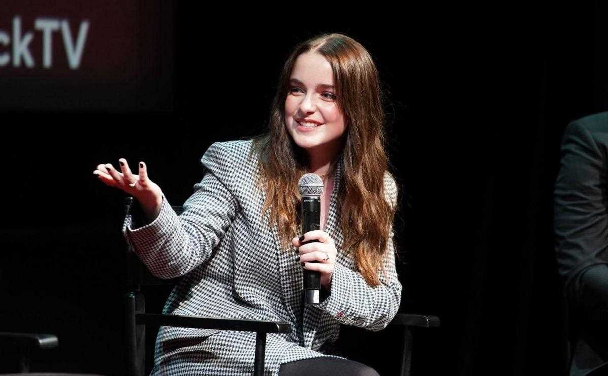 小童星麦肯娜·格瑞丝(mckenna grace)貌美如花,身高却只有154cm.