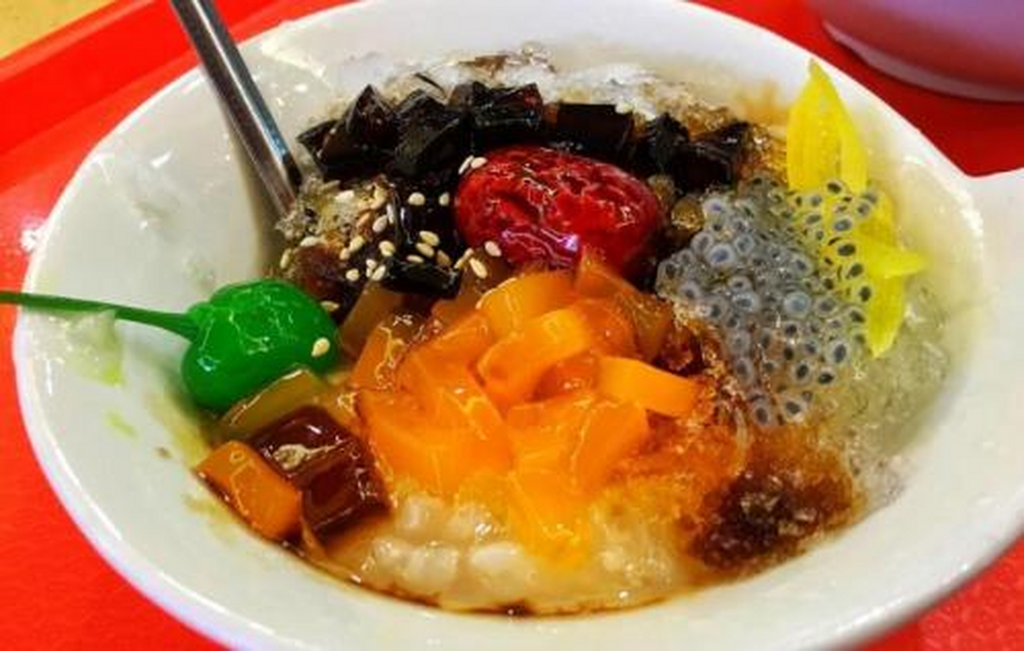 冰稀饭,最早源自玉溪的民间小吃,以白糯米为主料