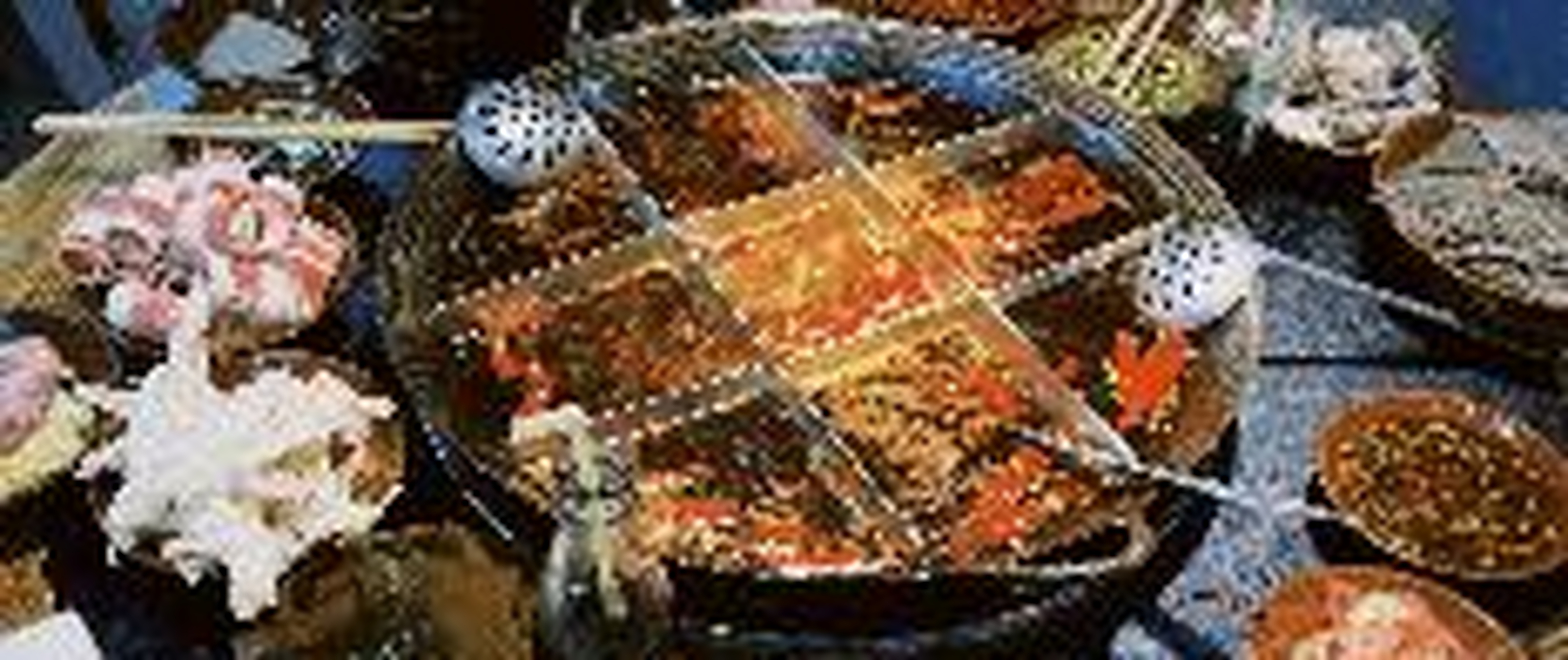 重庆枇杷山的熊猫火锅,别看它的装修很"网红",在楼顶的露台上还装了一