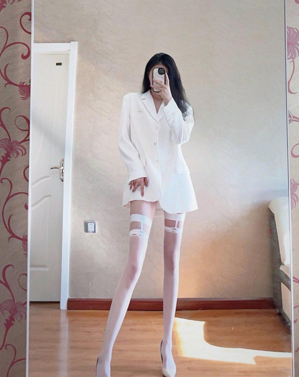 奶油乖乖兔之白丝袜的魅力穿搭