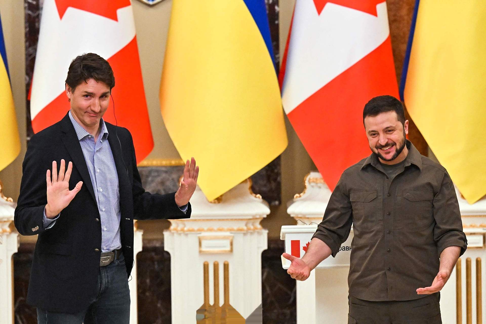 泽连斯基与加拿大总理特鲁多通电话,感谢加拿大提供24亿加元(17.