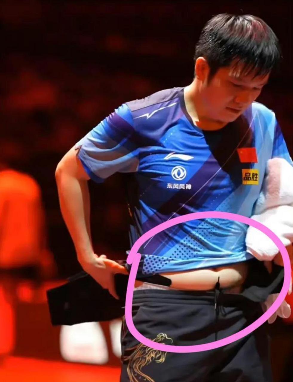 樊振东大肚腩肥膘肉曝光,谁说运动可以减肥的?