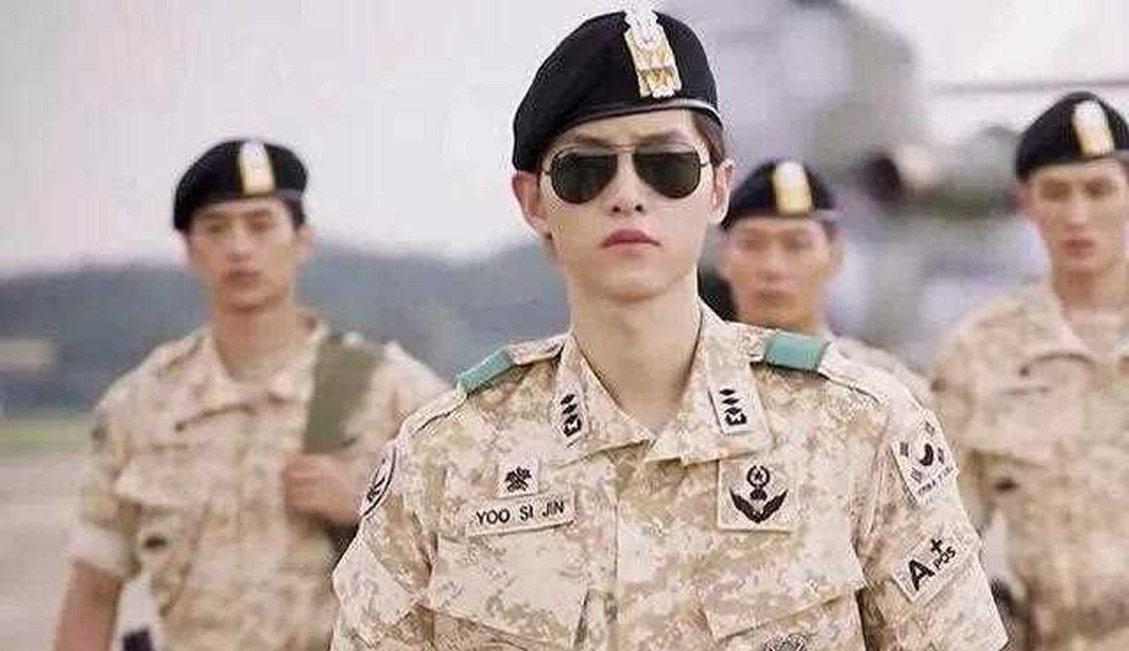 白敬亭新剧《你是我的城池营垒》军装照让人怀念《太阳的后裔》宋仲基