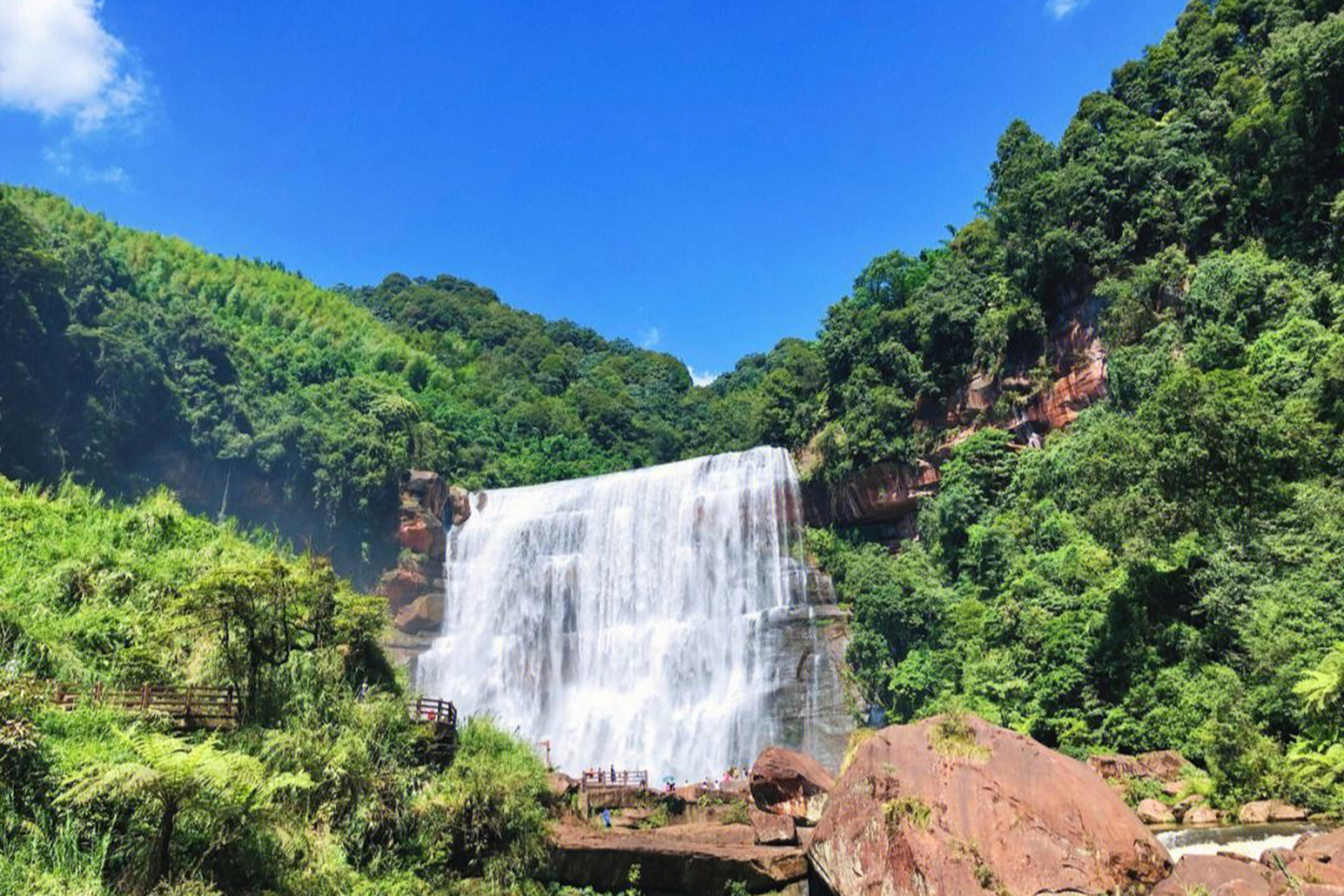 赤水大瀑布景区介绍图片