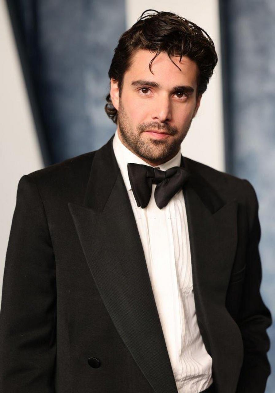《龙之家族》男演员,男演员 fabien frankel