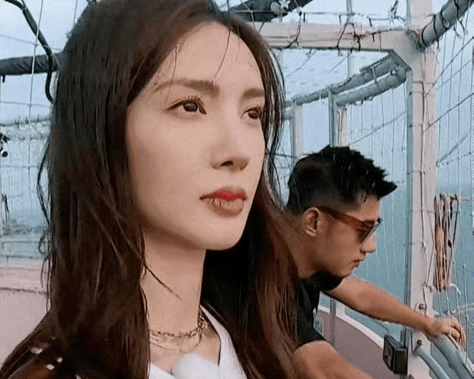 当初看这节目的时候,还觉得金晨对张继科有点过于"不礼貌"了,现在回看