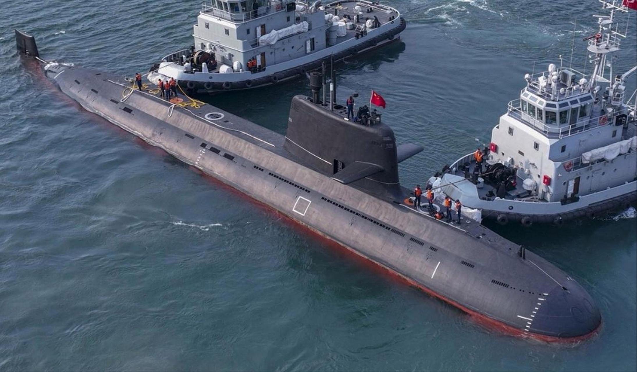据悉,中国最新的039c常规动力潜艇已下水,该潜艇装备了垂直发射系统和