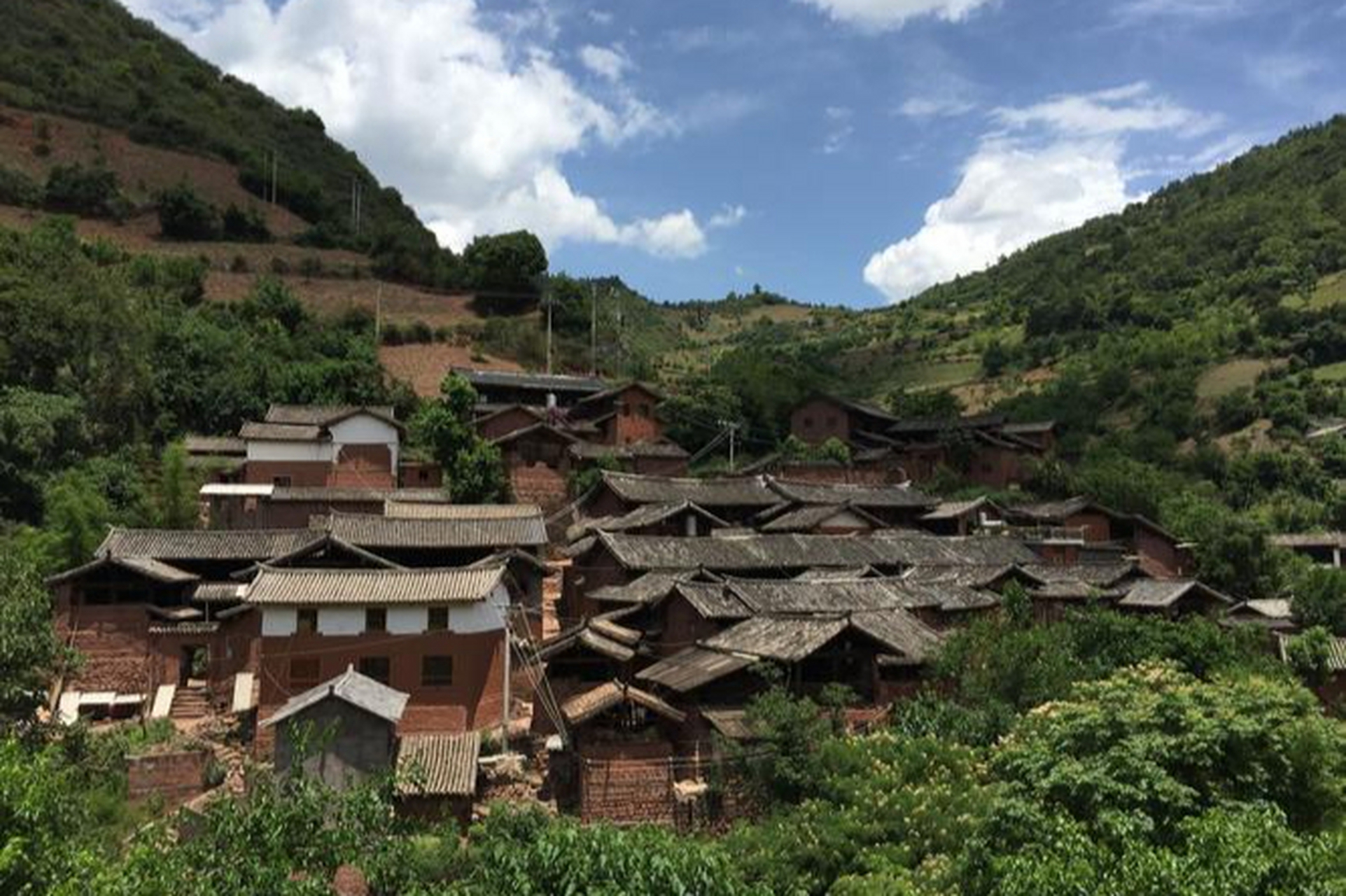 诺邓村,位于大理白族自治州大理市云龙县,是一个千年白族古村寨,也是