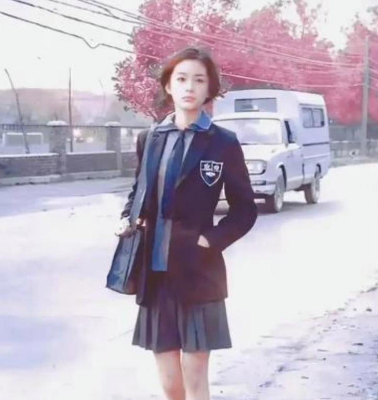 学生时期的林青霞,她这么酷的样子,在学校一定是大姐大吧?