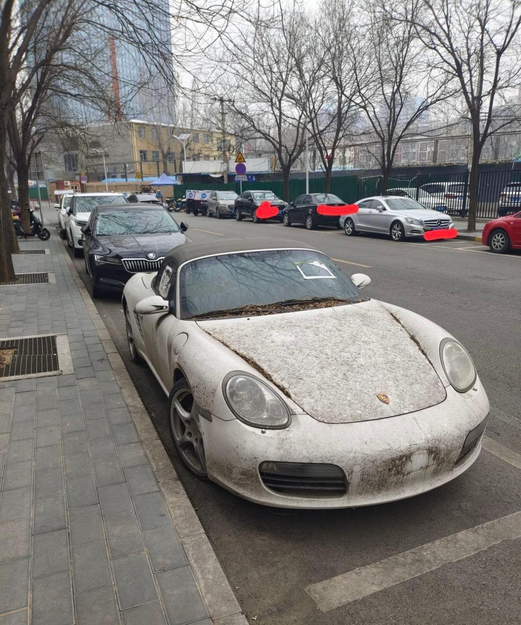 这豪车都成僵尸车了,真心疼 #搞笑趣味图