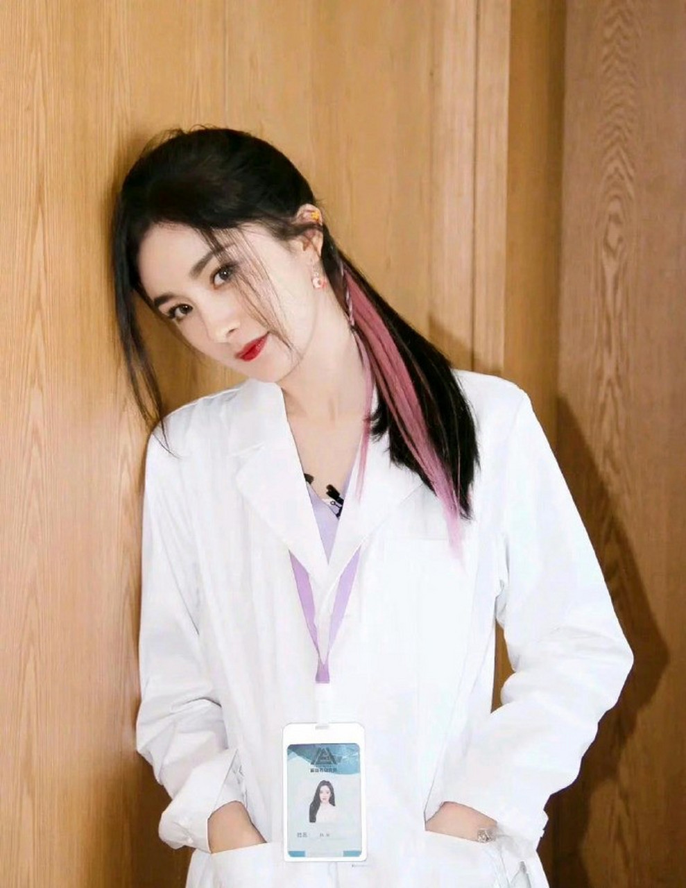 星闻#  杨幂护士装, 大幂幂真好啊 满足了我一个梦寐以求的愿望.