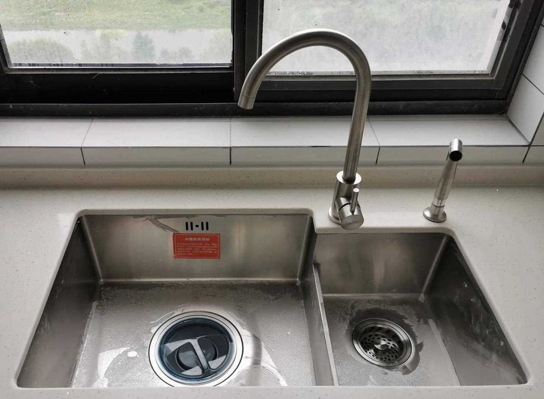 台下盆水槽的橱柜台面这样可以做,好看又不积水,这个高低水槽业主买的