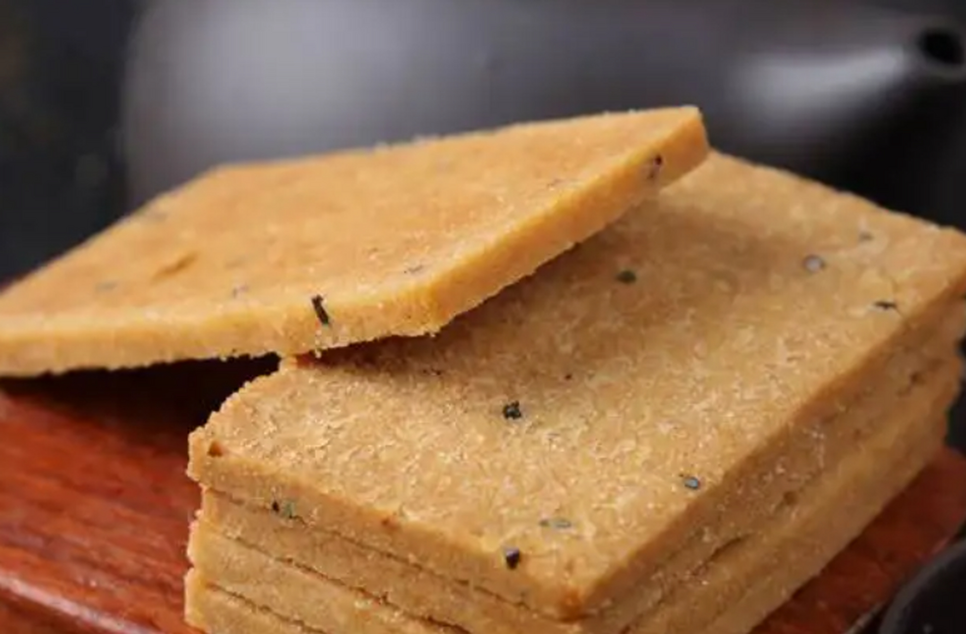 湘乡烘糕是湖南省湘潭市地方特色美食,历200余年而不衰.