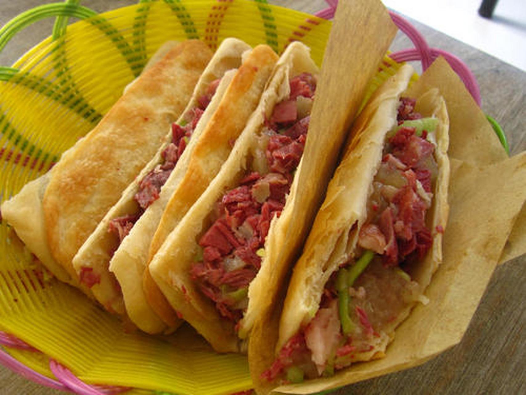 盘点河北十大特色美食,好吃得流口水. 1,白运章包子;2,南沙饼;3,白肉