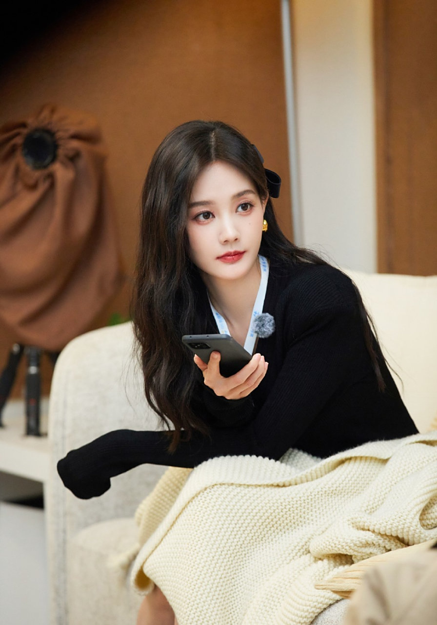 星闻#  李一桐的漂亮,一看眼睛就知道了,一切的魅力都是浑然天成!