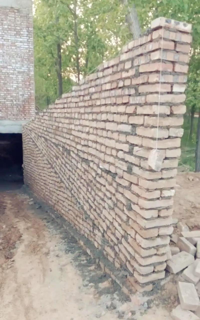 农村自建房,第一次见这样砌墙的,不知道靠不靠谱