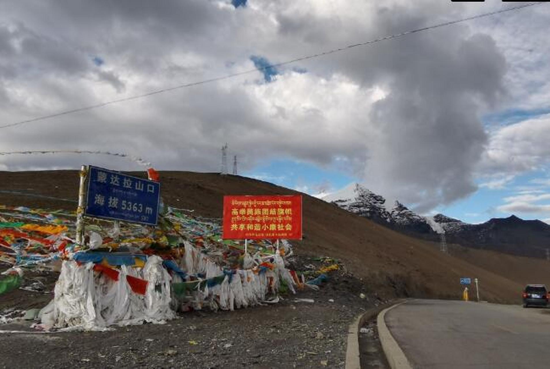 城市种草之星 白马林错,又称朱雀白玛林湖,海拔约4500米,据说是莲花