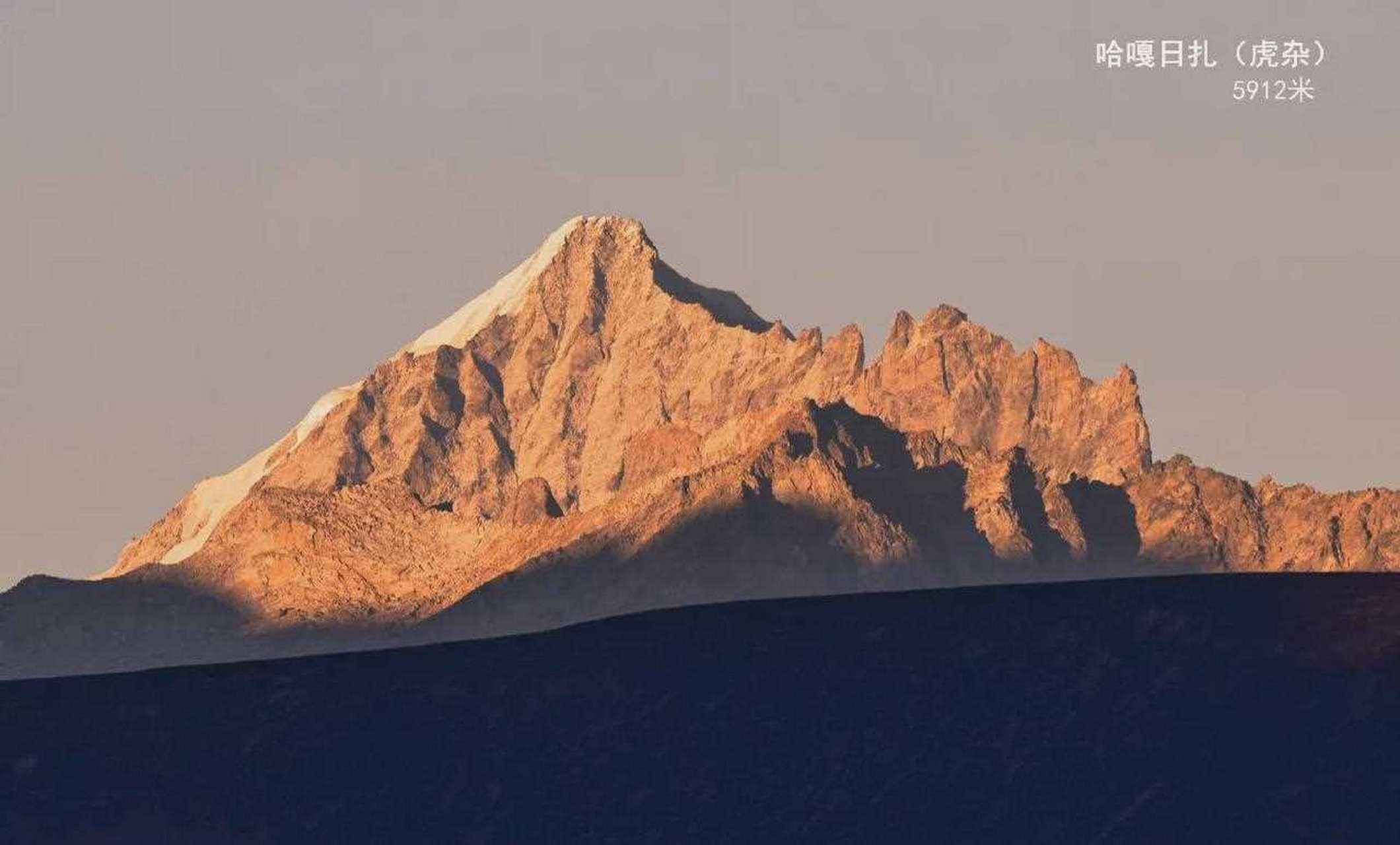 你见过甘孜沙鲁里山脉吗?跟着