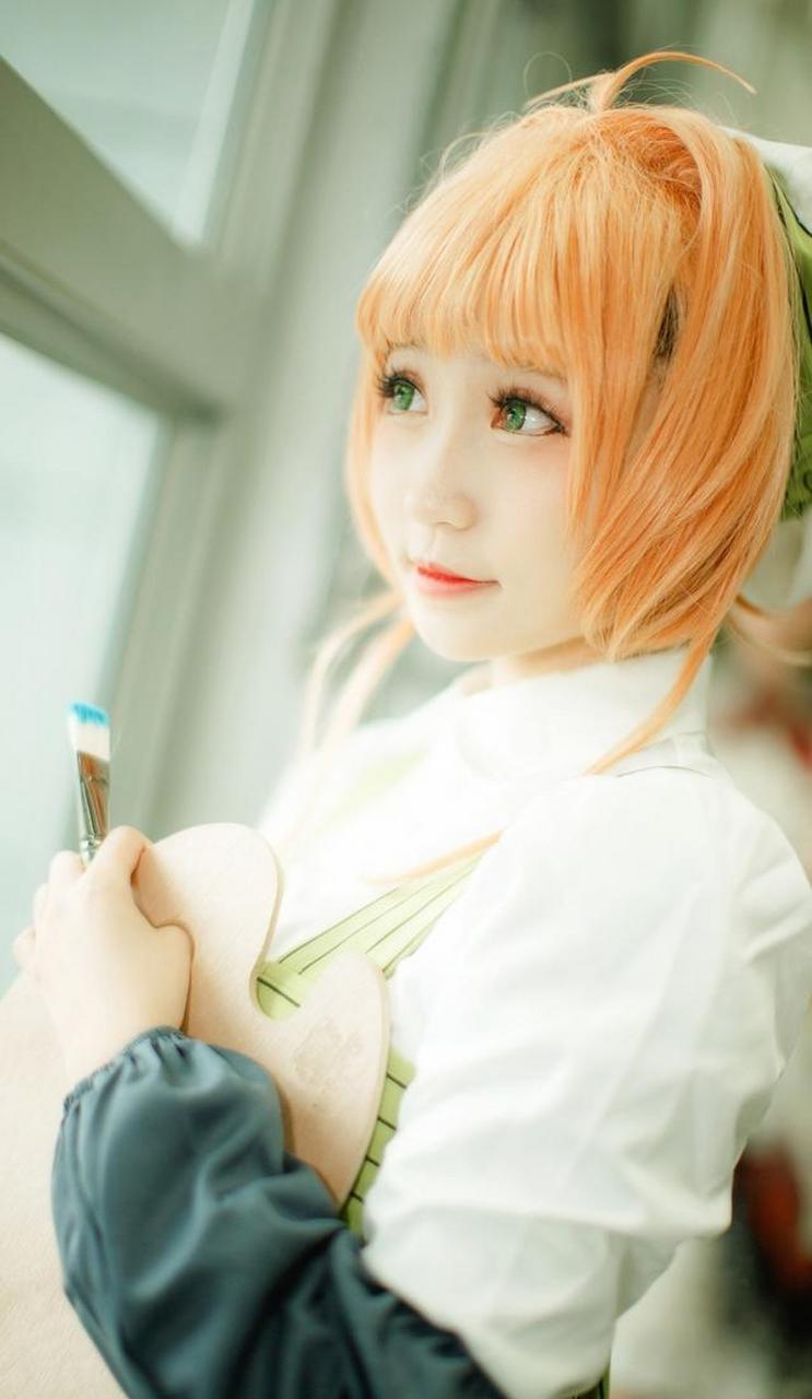 甜美女生cos美女小画家