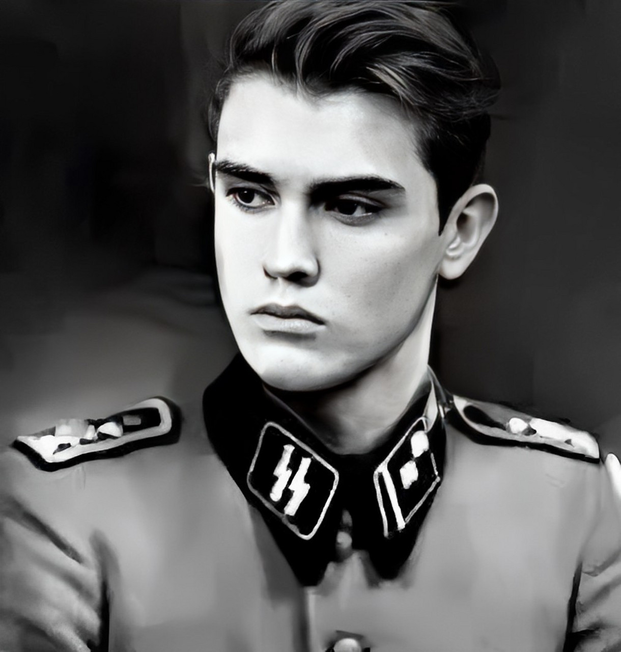 这张照片中的帅哥是德国党卫军成员max wenscher!