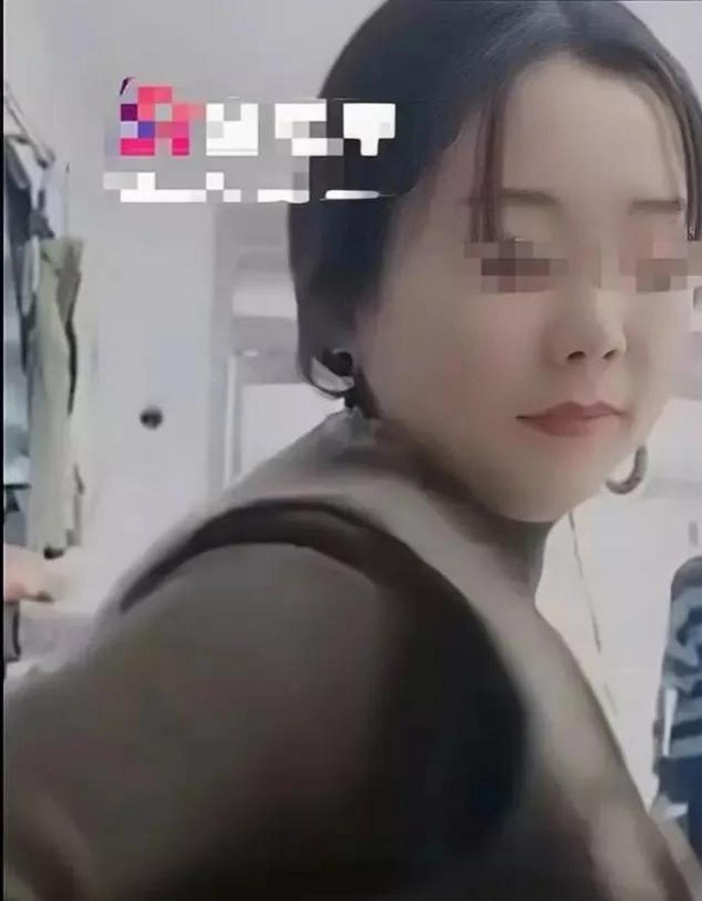 在直播间露臀露胸,不堪入目!