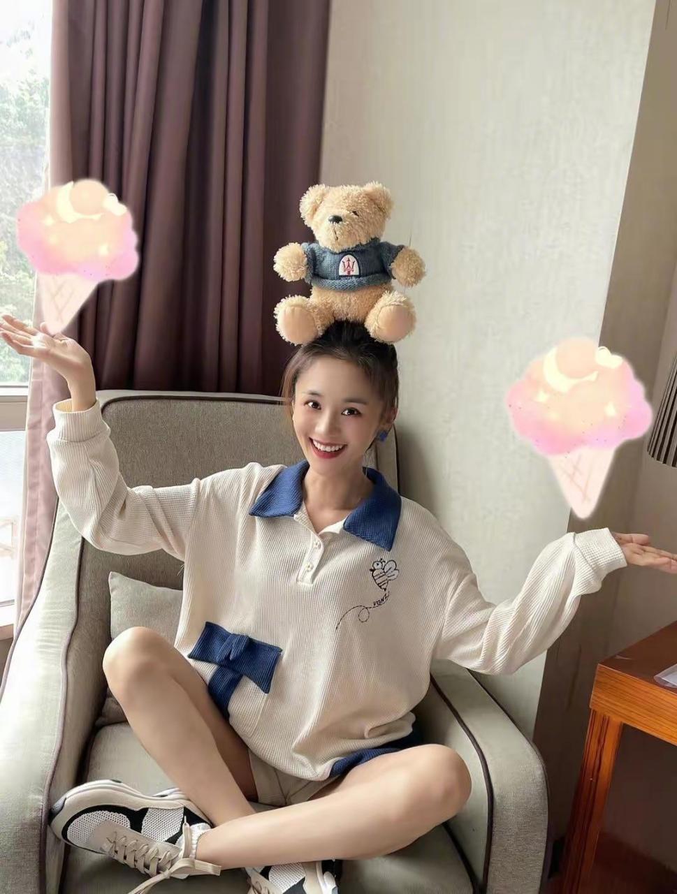 安悦溪毛衣套装性感美腿写真 #中国版chatgpt来了# #娱乐最前沿