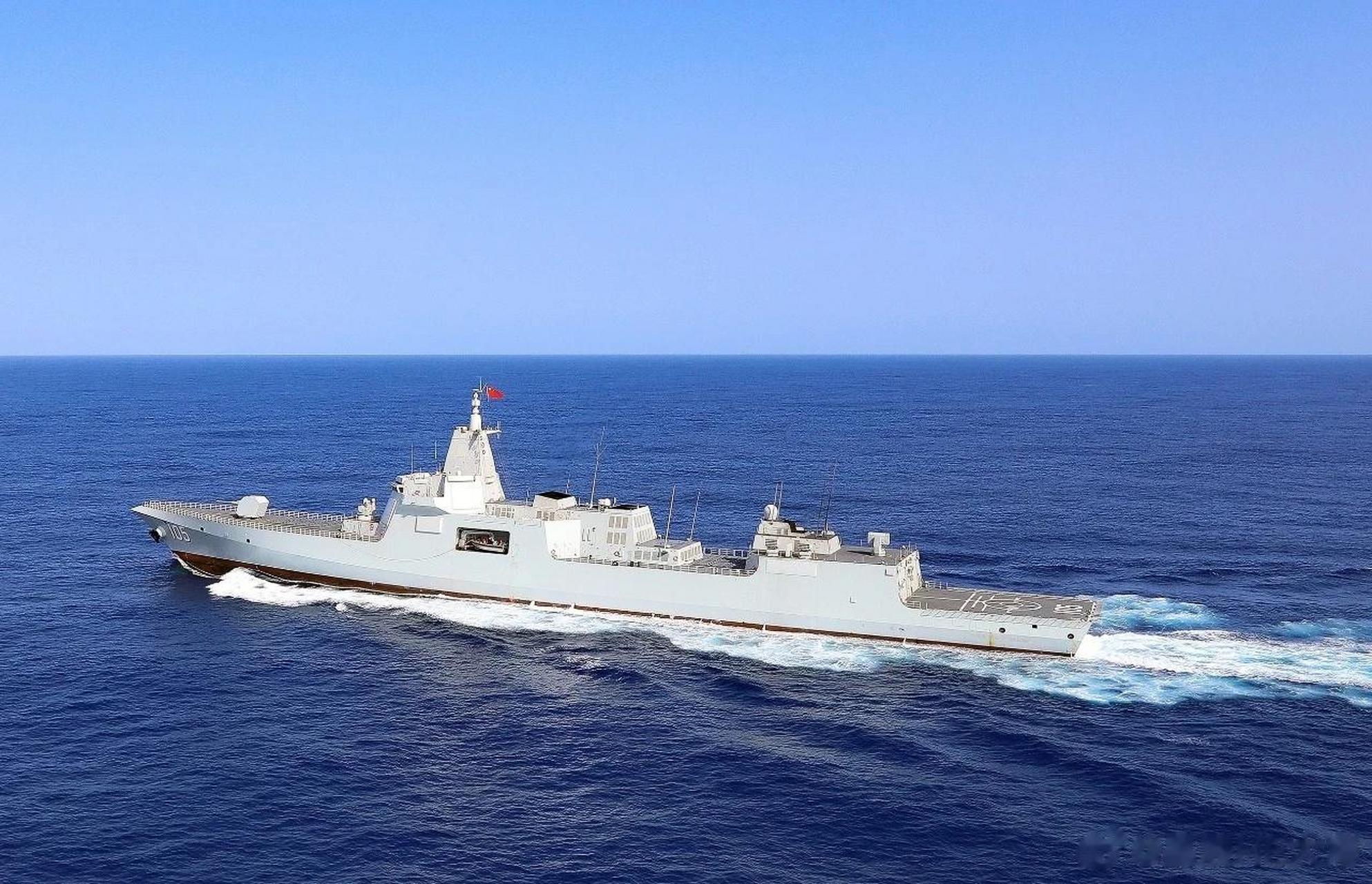 海洋强国路##中国海军走向深蓝# 万吨大驱 105 大连舰在西太平洋某