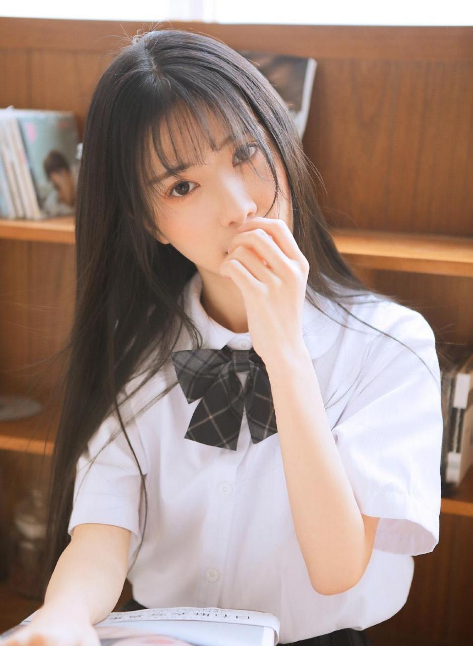 青春靓丽的女孩,居家可爱写真