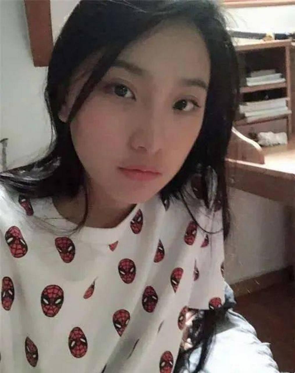 女留学生刘玥老师