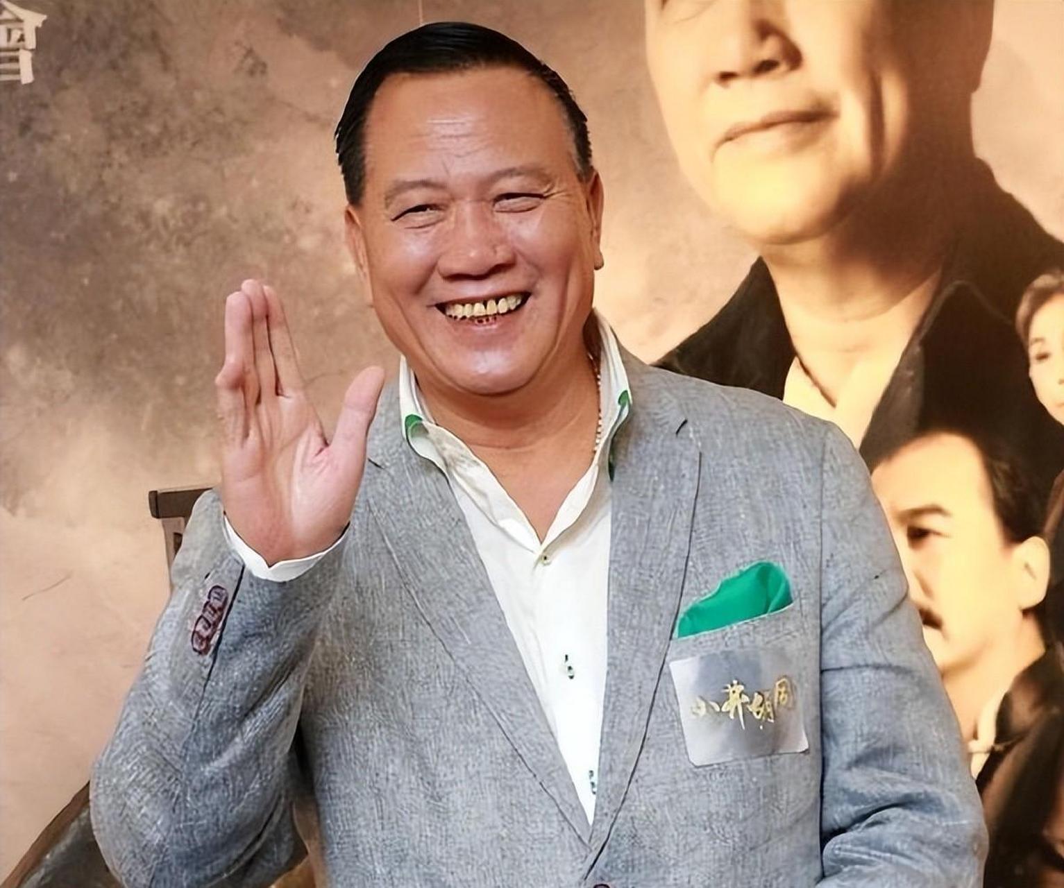 万梓良是大家熟悉的男星,他1988年以电影《大头仔》夺下金马影帝,在和