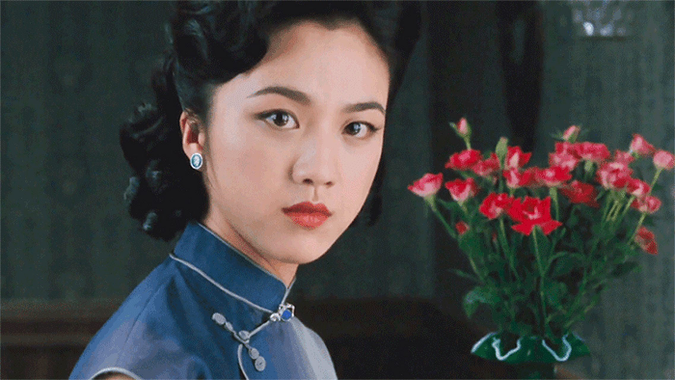 汤唯凭借电影《晚秋》,获得第47届韩国百想艺术大赏最佳女主角奖,获得