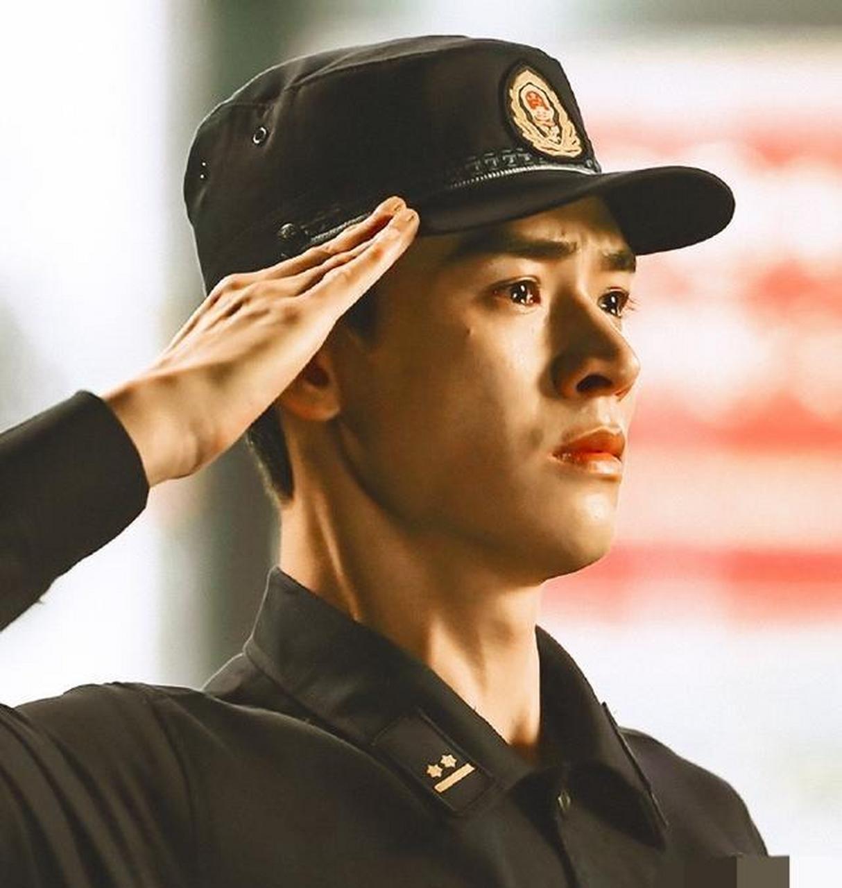 gif创作人# 龚俊曾经花了三万多去箍牙,结果箍了一个礼拜就拿掉了