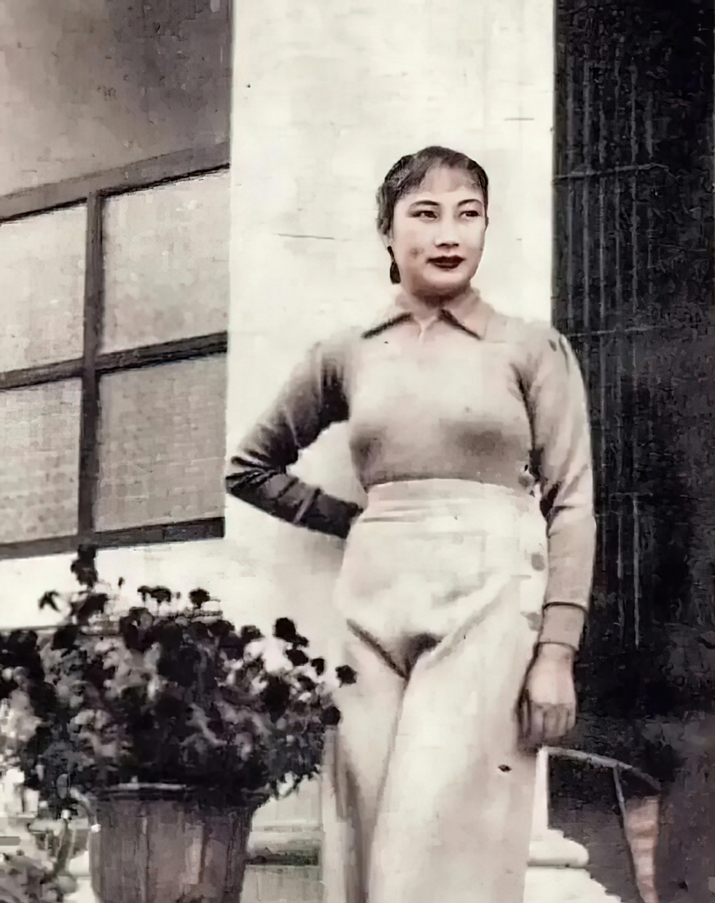 蝴蝶的外貌气质十分优雅大方,美艳动人,尤其是她